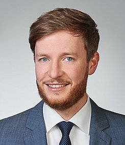 Herr Dr. Stefan Gladbach